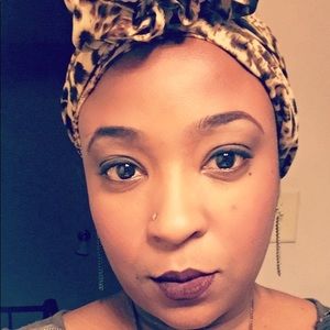 Meet your Posher, Tia